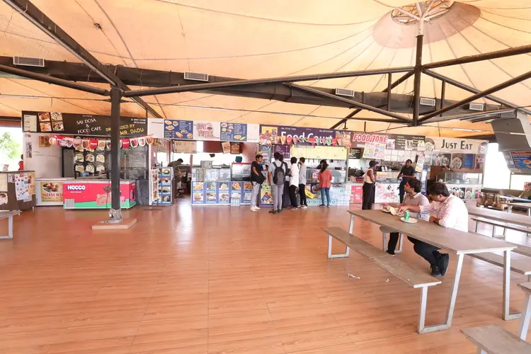 Dan - Food Court and Cafeteria